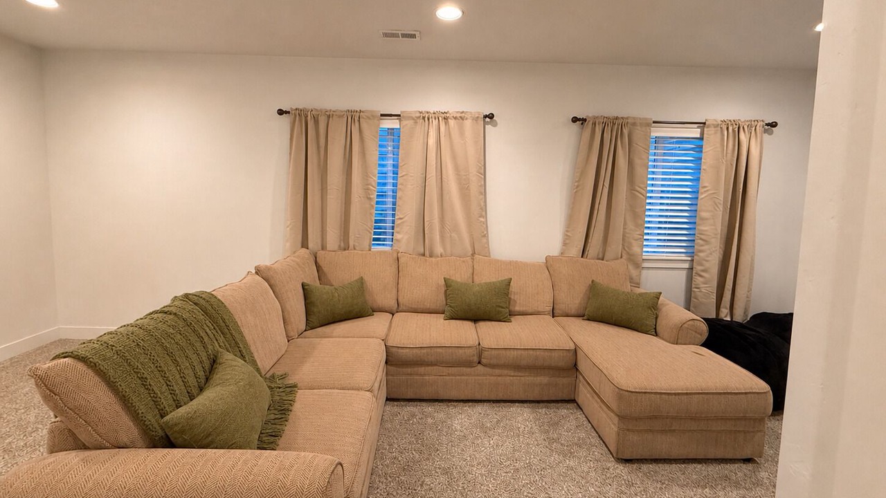 Photo of Livingroom in Bluffdale
