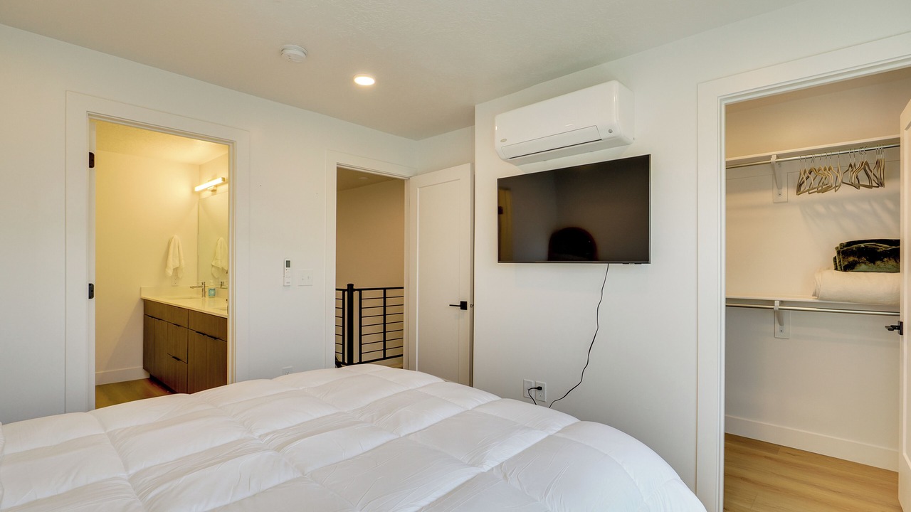 Photo of Bedroom in Millcreek