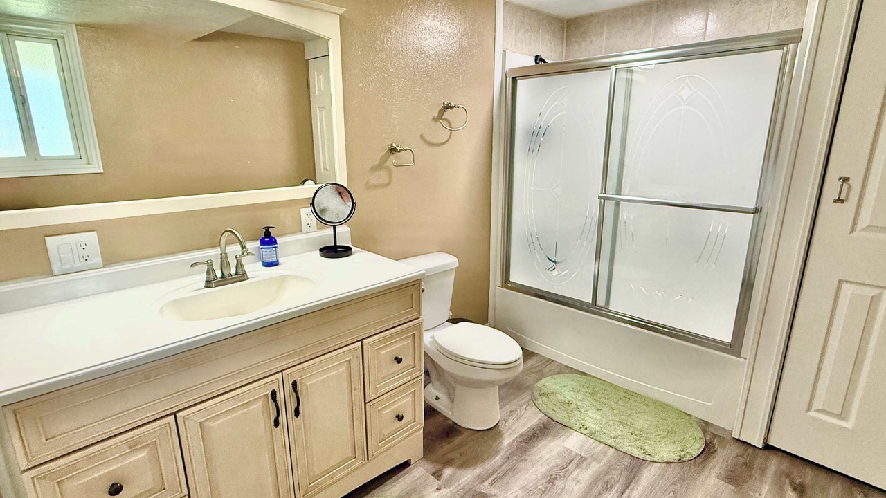 Photo of Bathroom in Sandy