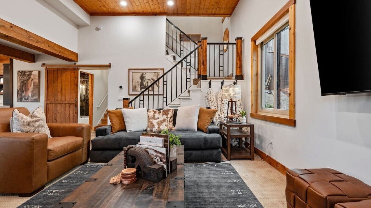 Photo of Livingroom in Summit Park