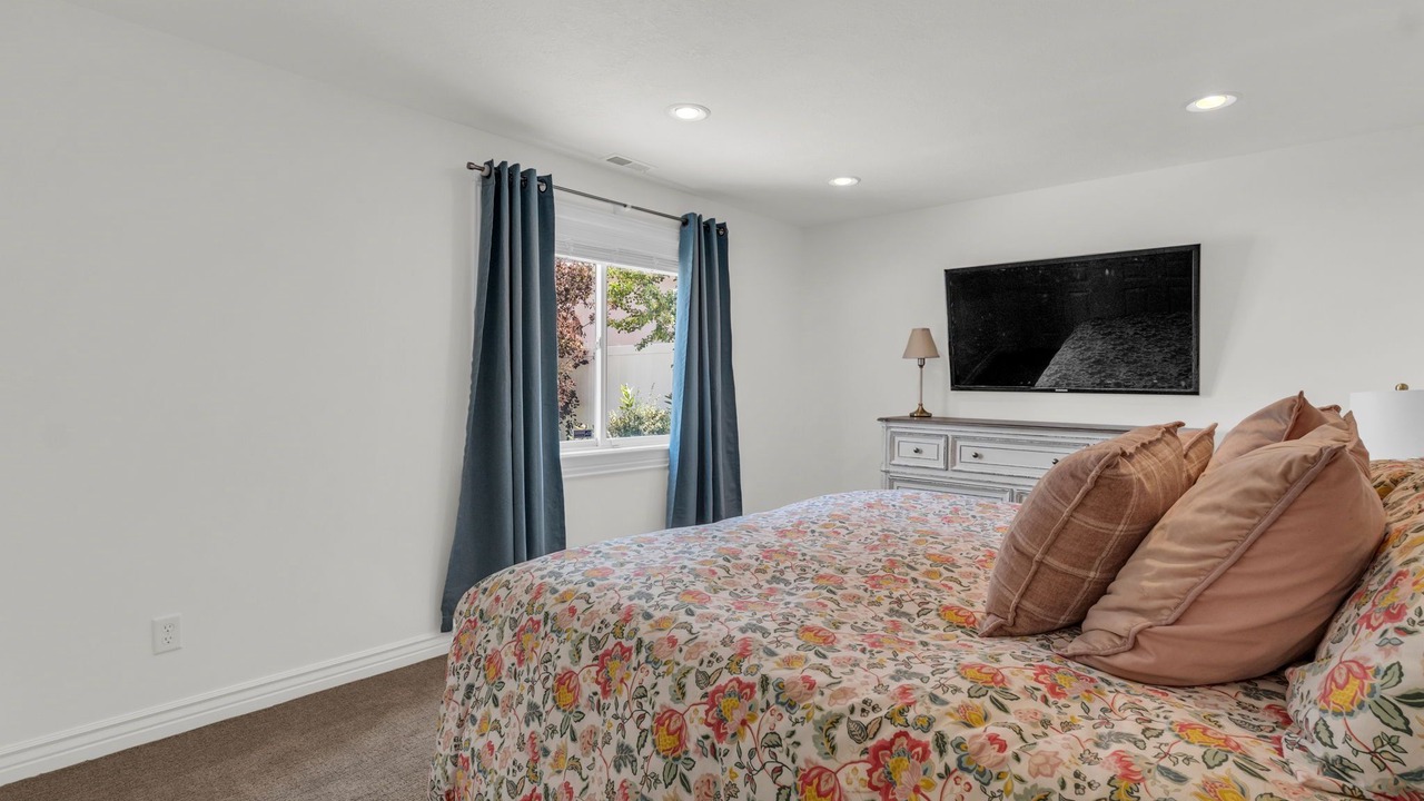 Photo of Bedroom in Draper
