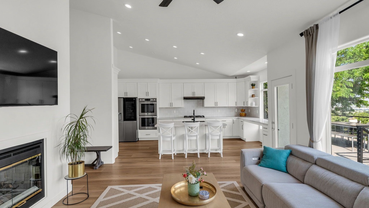 Photo of Livingroom in Draper
