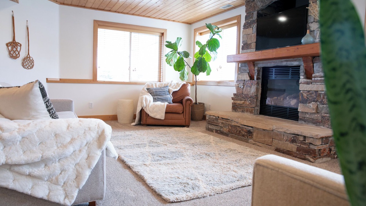 Photo of Livingroom in Lake Creek Estates