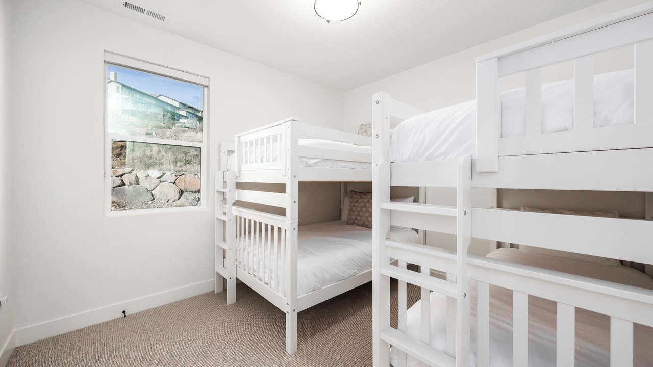 Photo of Bedroom in Deer Mountain