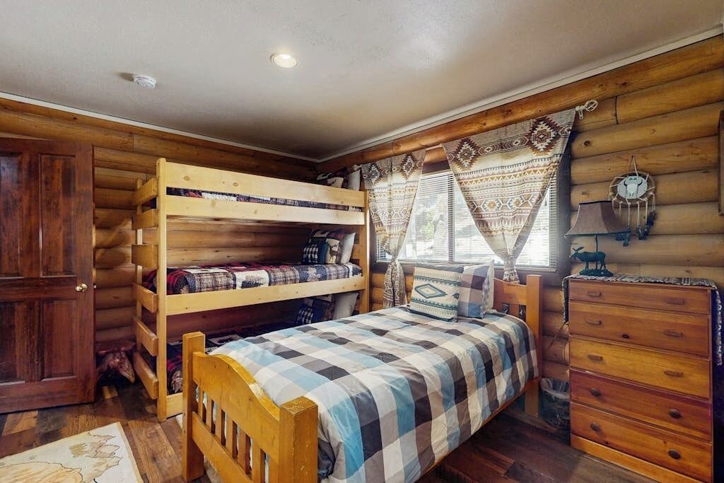 Photo of Bedroom in Twin Peaks