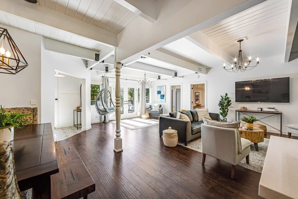 Photo of Livingroom in Cedar Glen