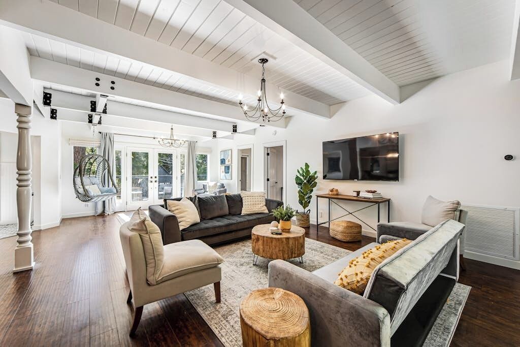 Photo of Livingroom in Cedar Glen