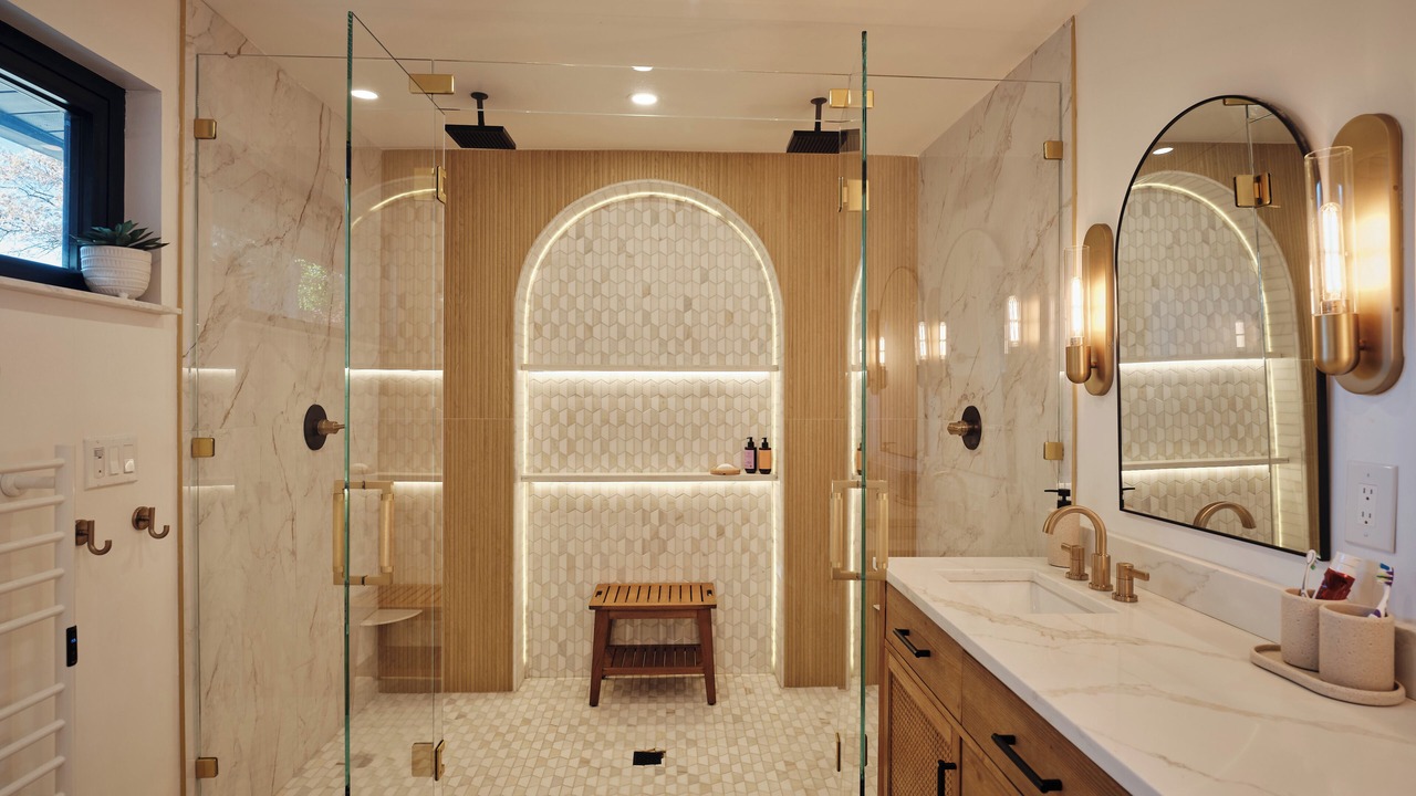 Photo of Bathroom in Sandy