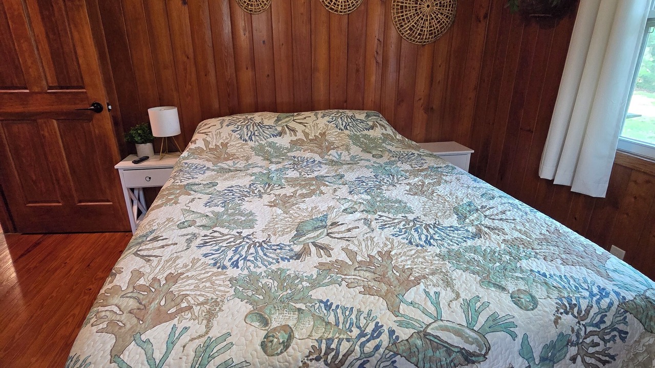 Photo of Bedroom in Chassahowitzka