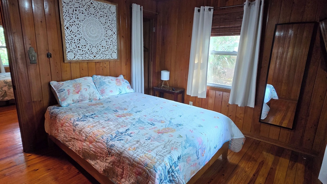 Photo of Bedroom in Chassahowitzka