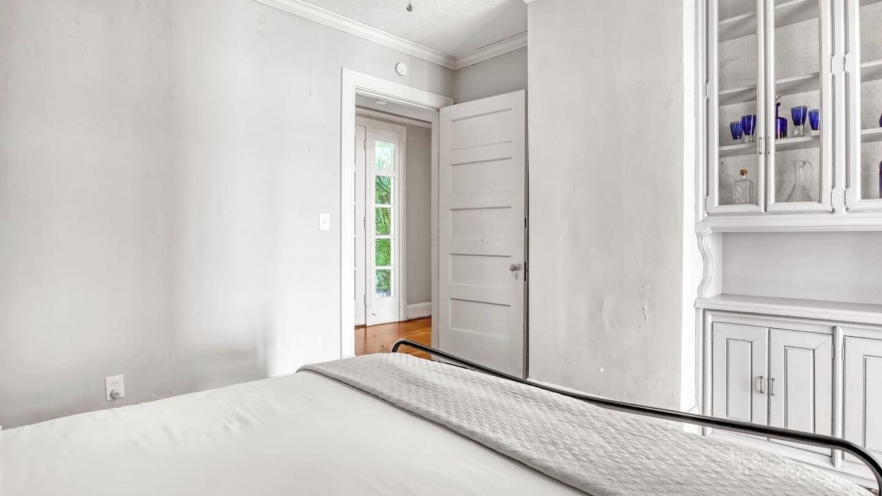 Photo of Bedroom in Tropic