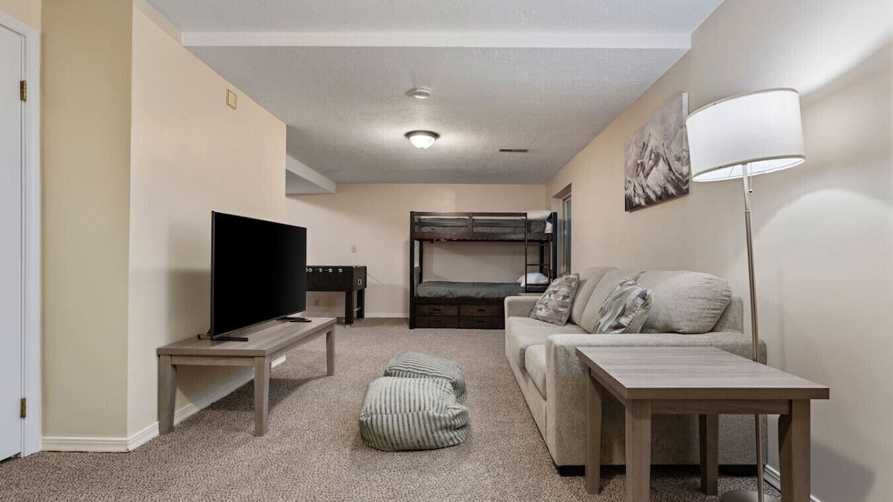 Photo of Livingroom in Cottonwood Heights