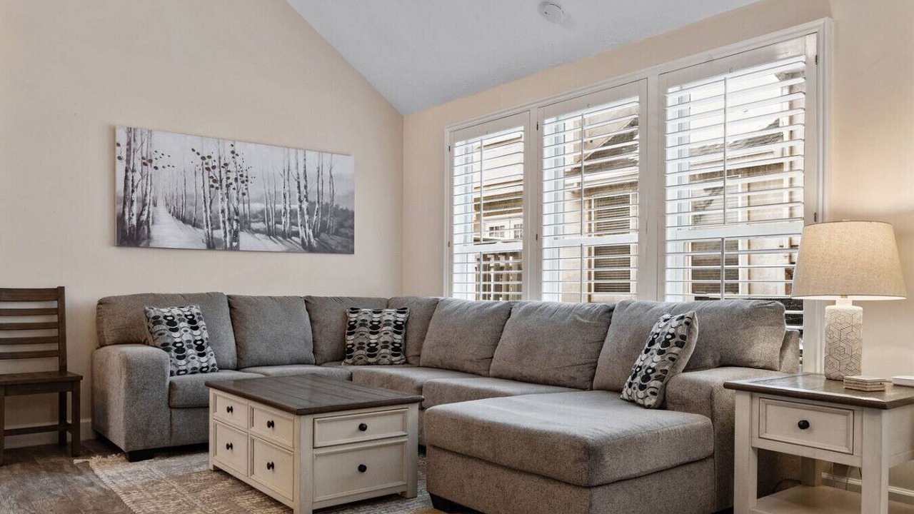 Photo of Livingroom in Cottonwood Heights