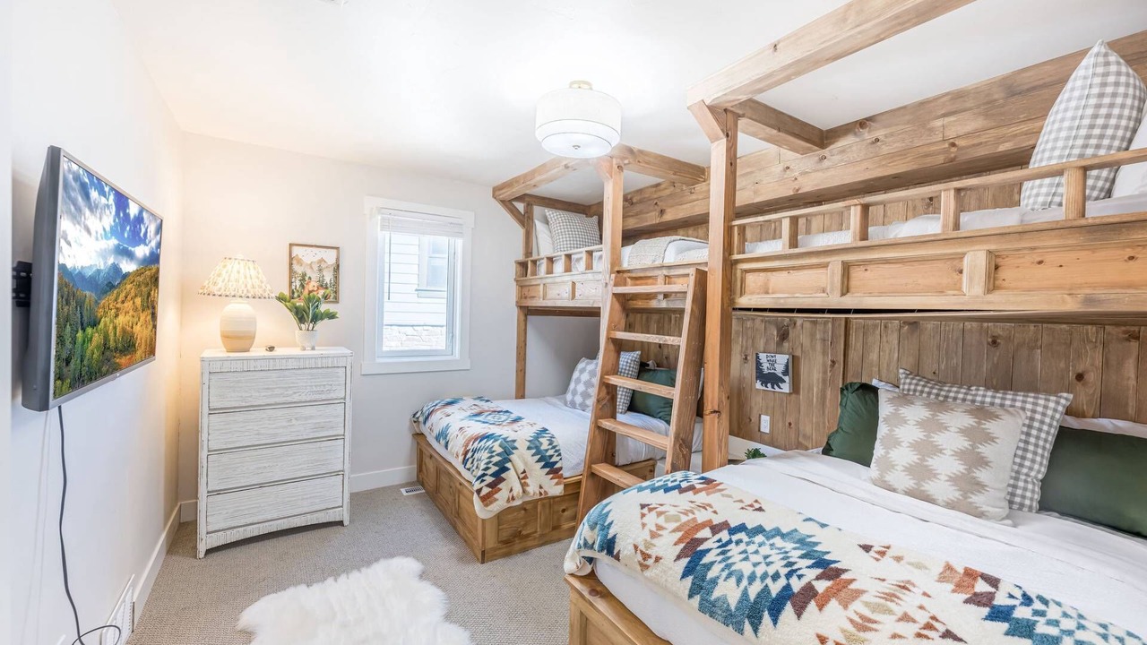 Photo of Bedroom in Deer Mountain