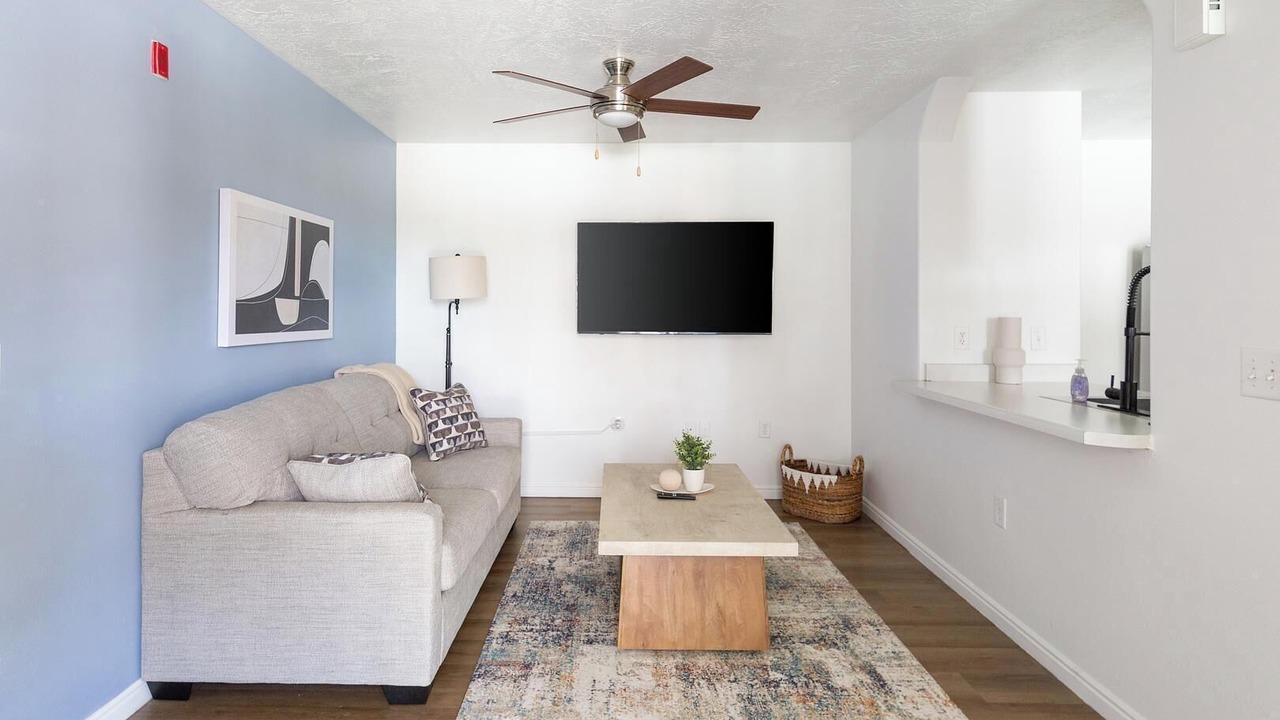 Photo of Livingroom in Herriman
