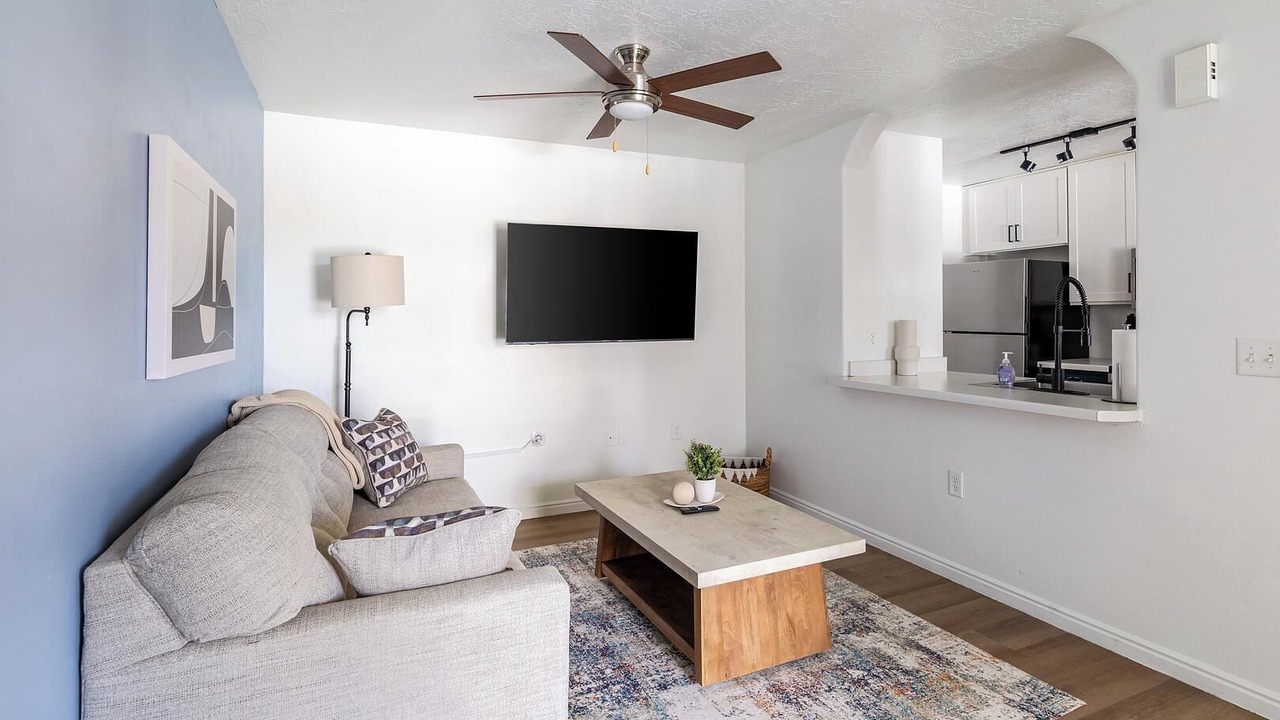Photo of Livingroom in Herriman