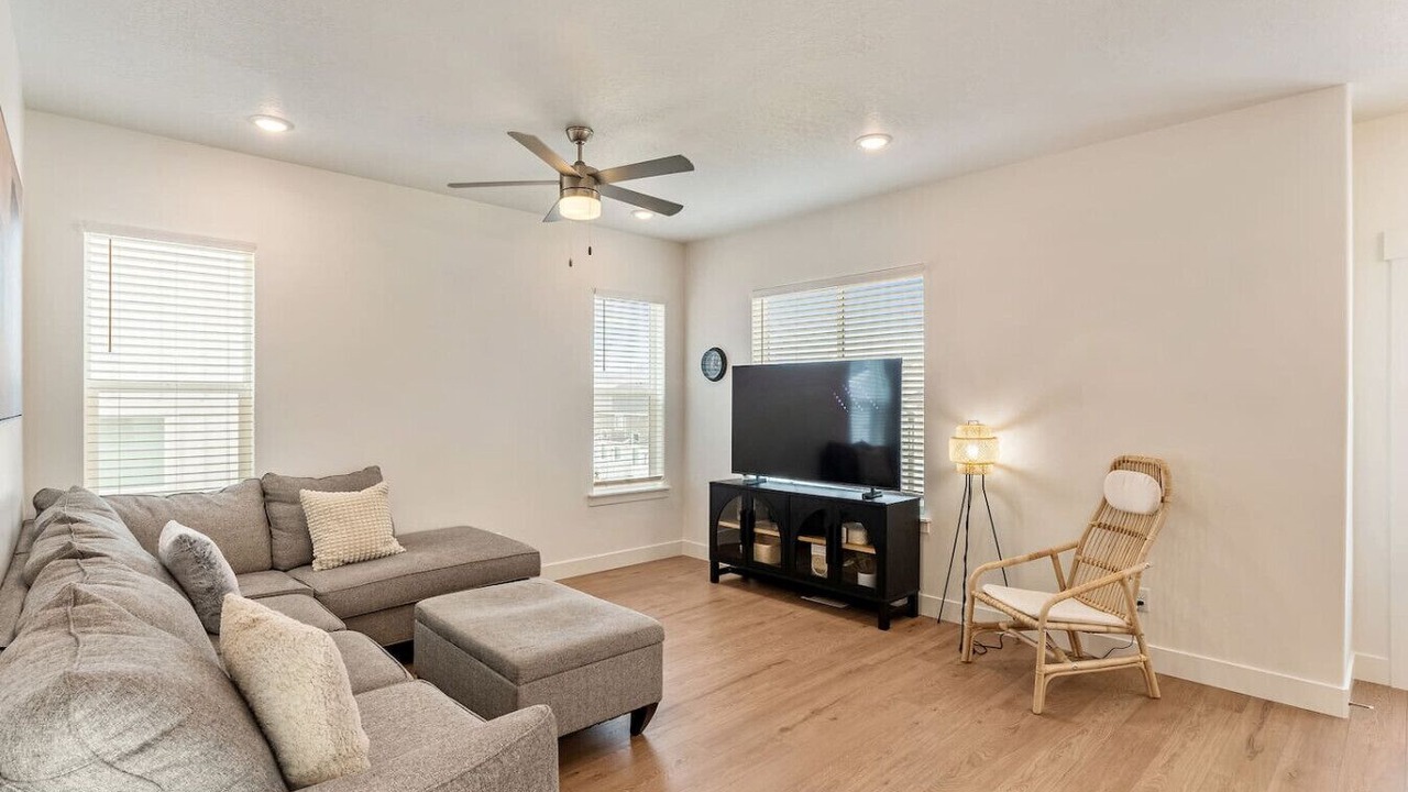 Photo of Livingroom in Saratoga Springs