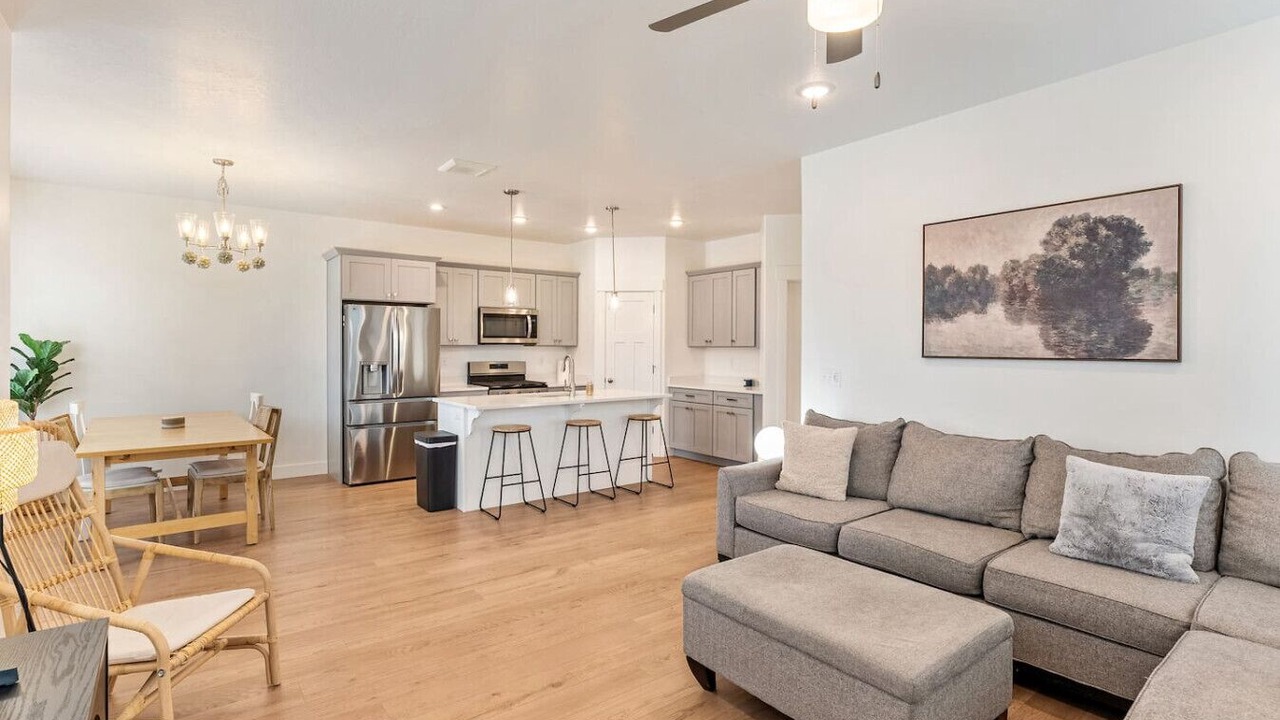 Photo of Livingroom in Saratoga Springs