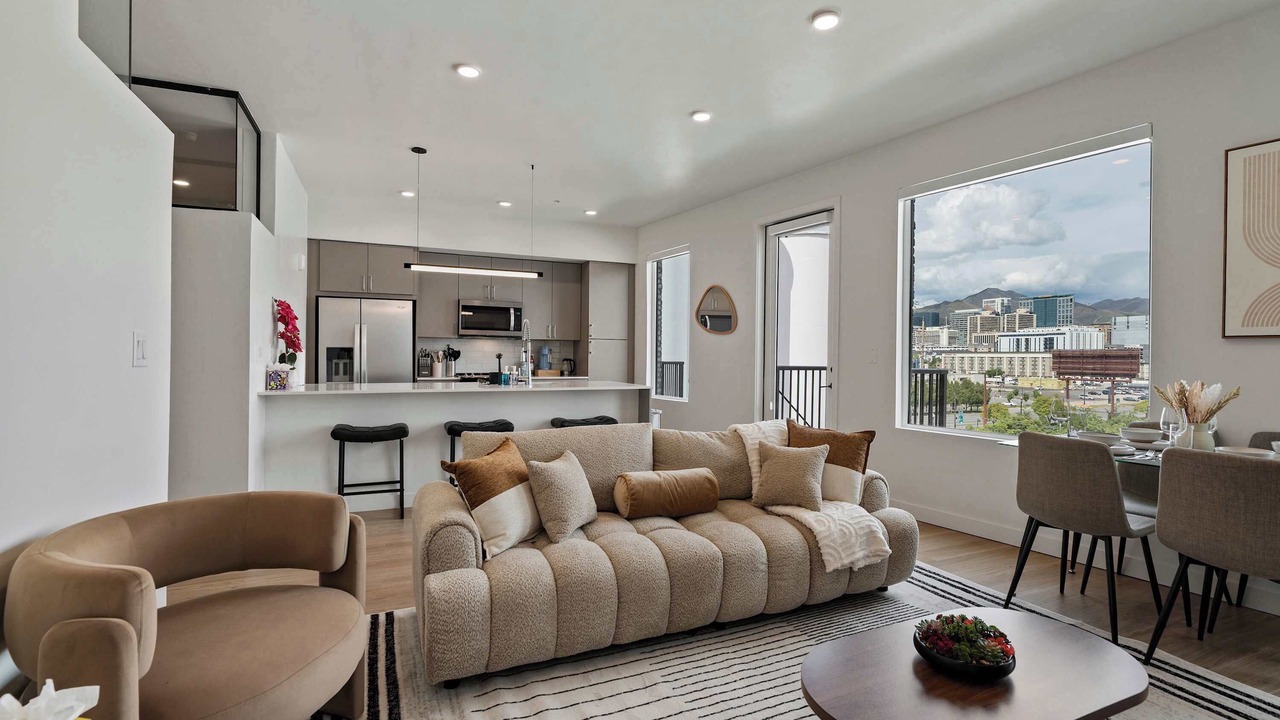 Photo of Bedroom in People's Freeway