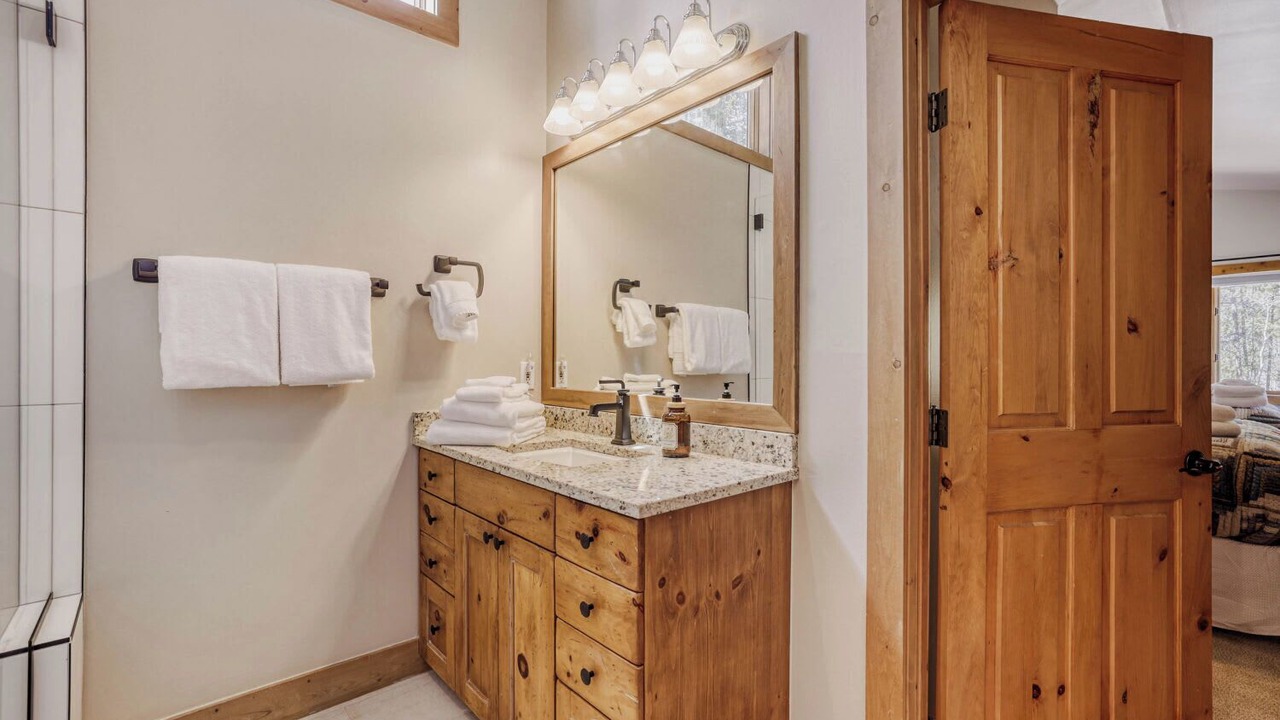 Photo of Bathroom in Warrior's Mark West