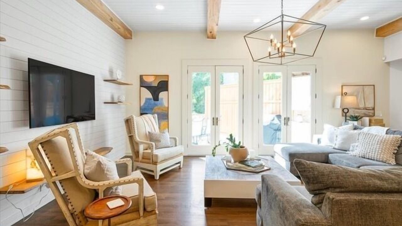 Photo of Livingroom in King City