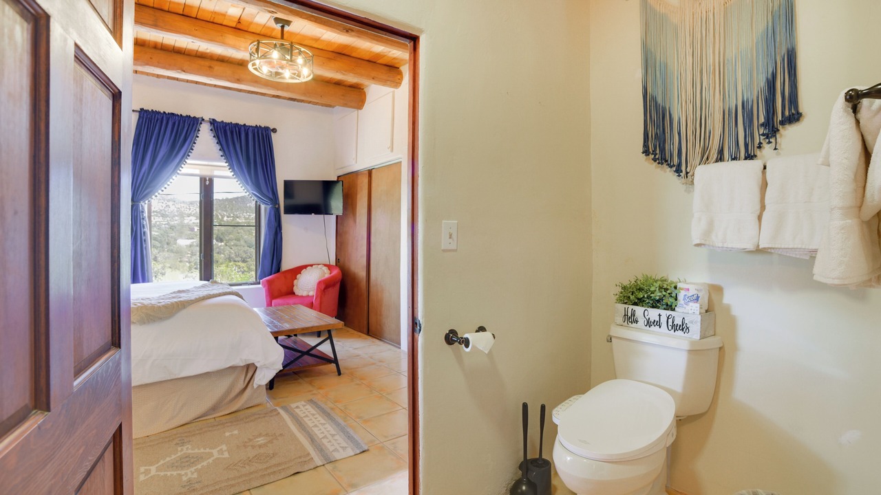 Photo of Bathroom in Canoncito