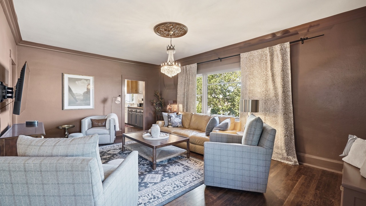 Photo of Livingroom in Bountiful