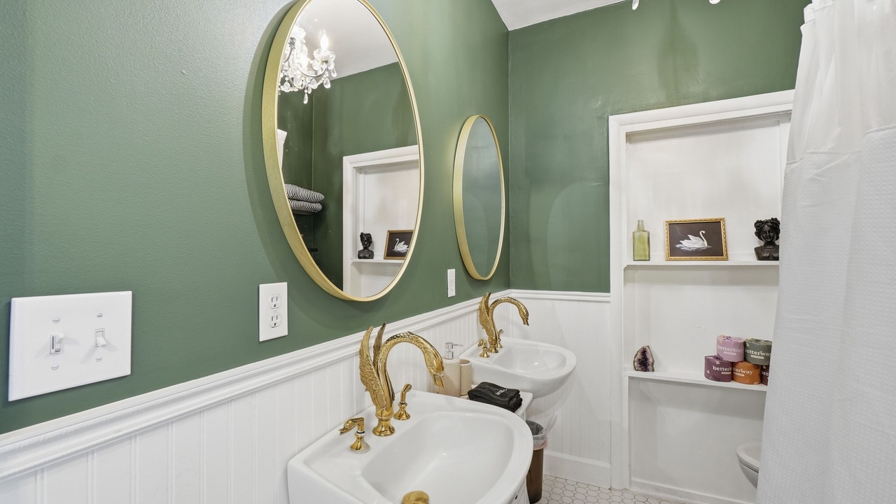 Photo of Bathroom in Bountiful