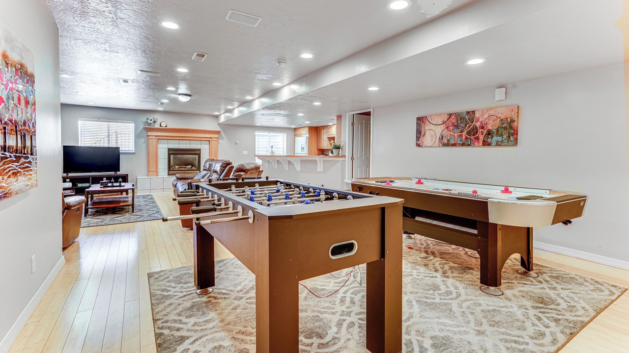 Photo of Livingroom in Draper