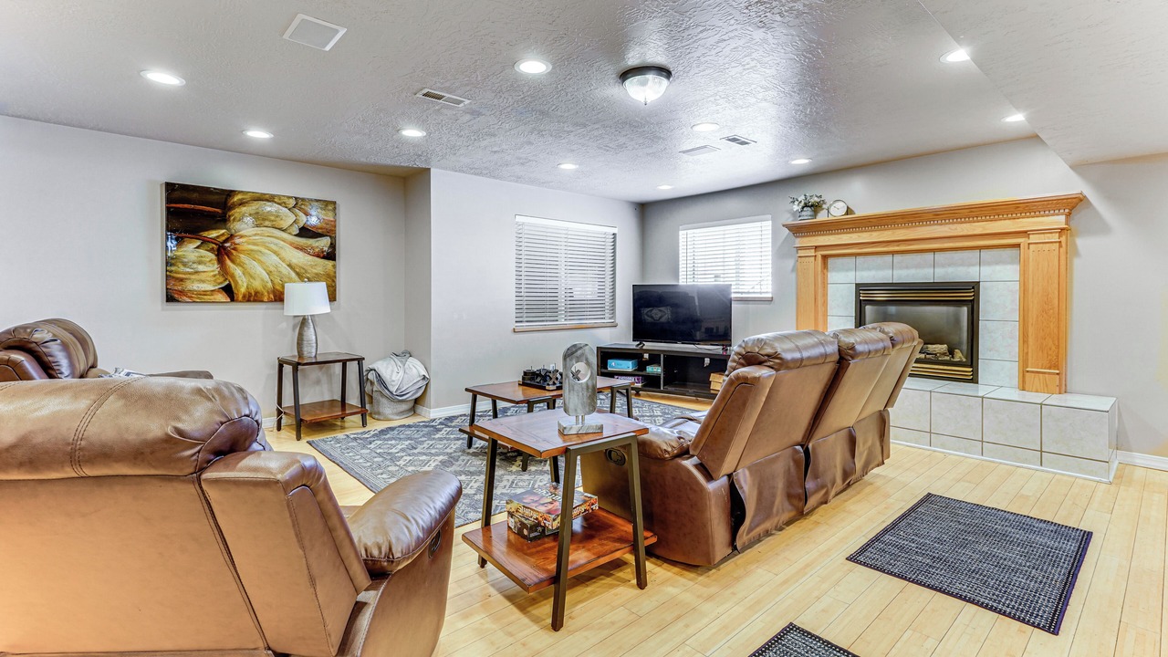 Photo of Livingroom in Draper