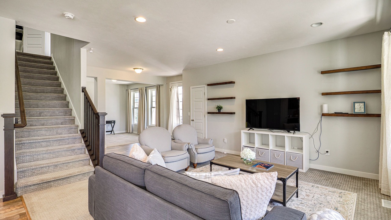 Photo of Livingroom in Daybreak