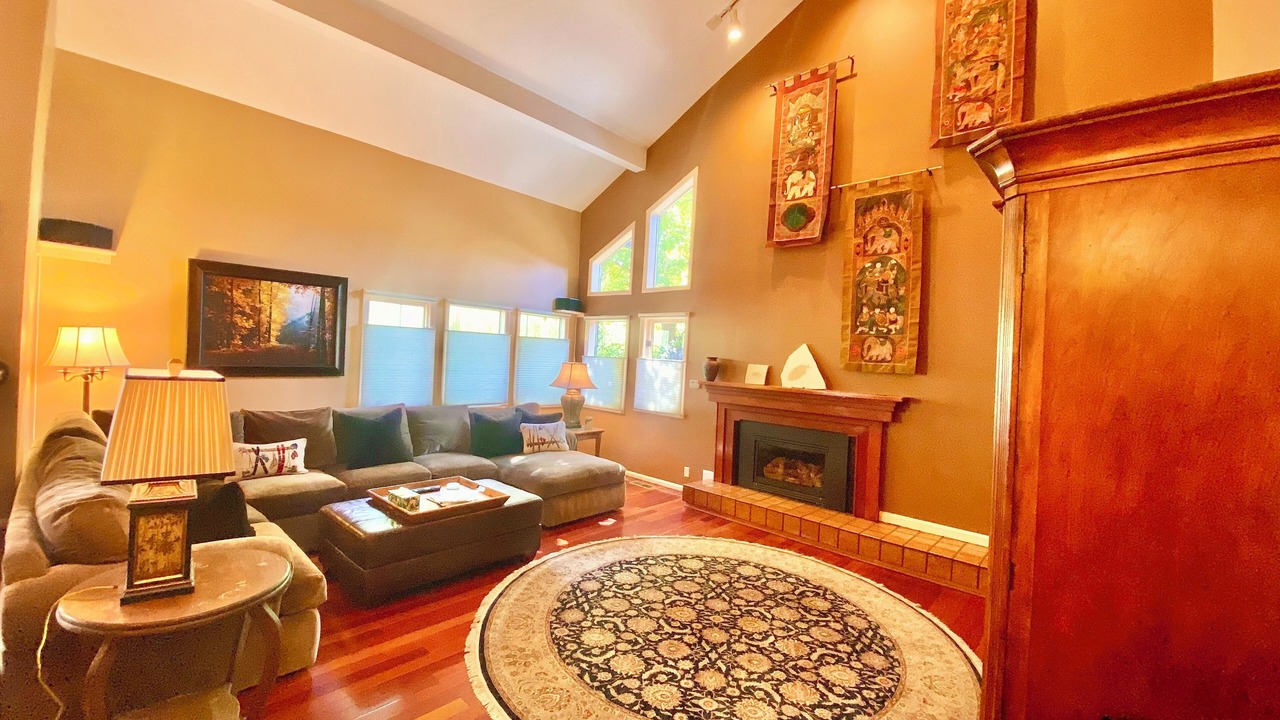 Photo of Livingroom in Cottonwood Heights