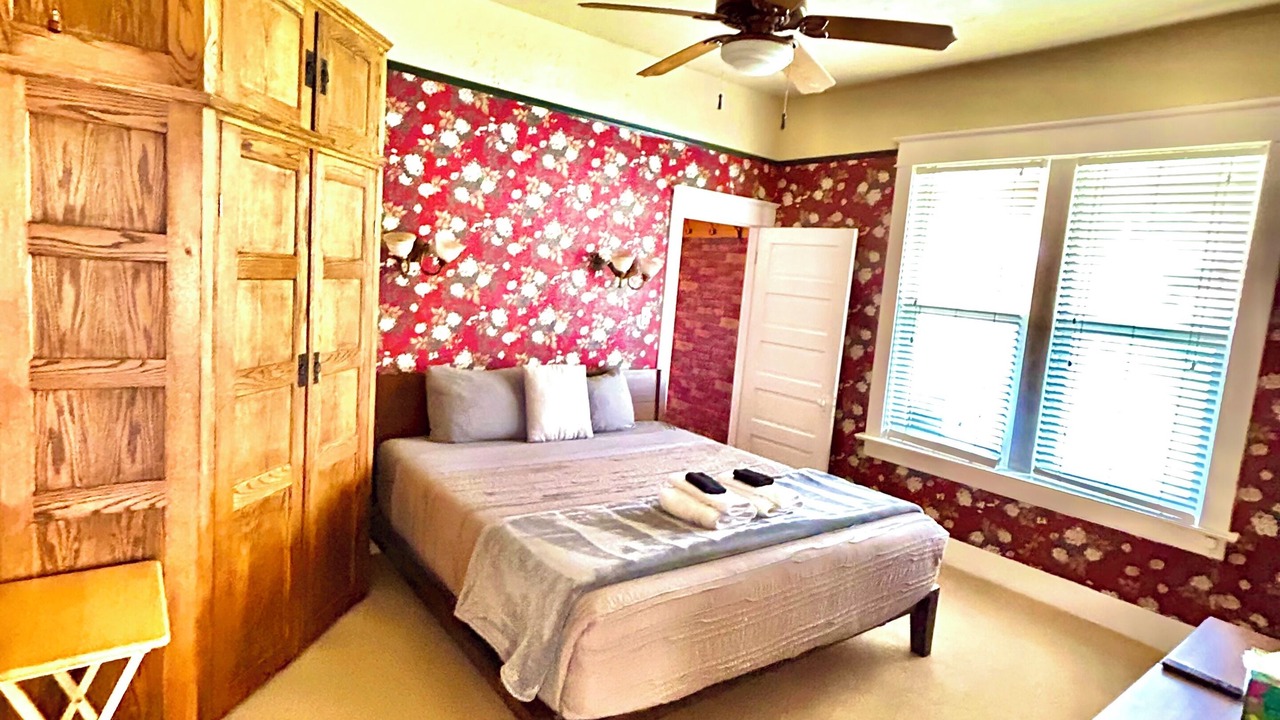 Photo of Bedroom in Holladay