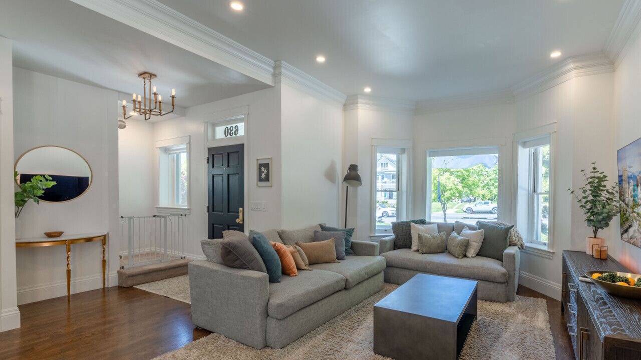 Photo of Livingroom in Central City