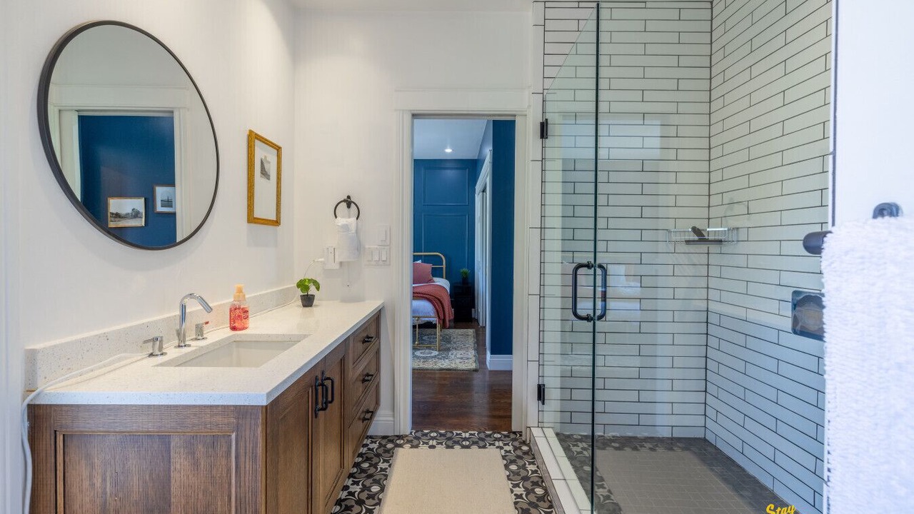 Photo of Bathroom in Central City