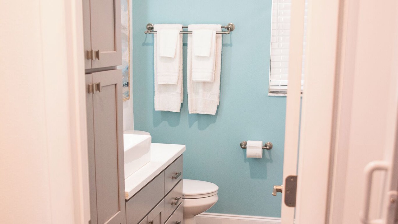 Photo of Bathroom in Weeki Wachee Gardens