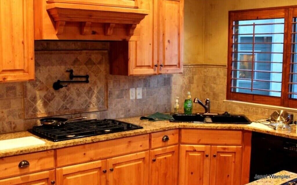 Photo of Kitchen in Wolf Creek