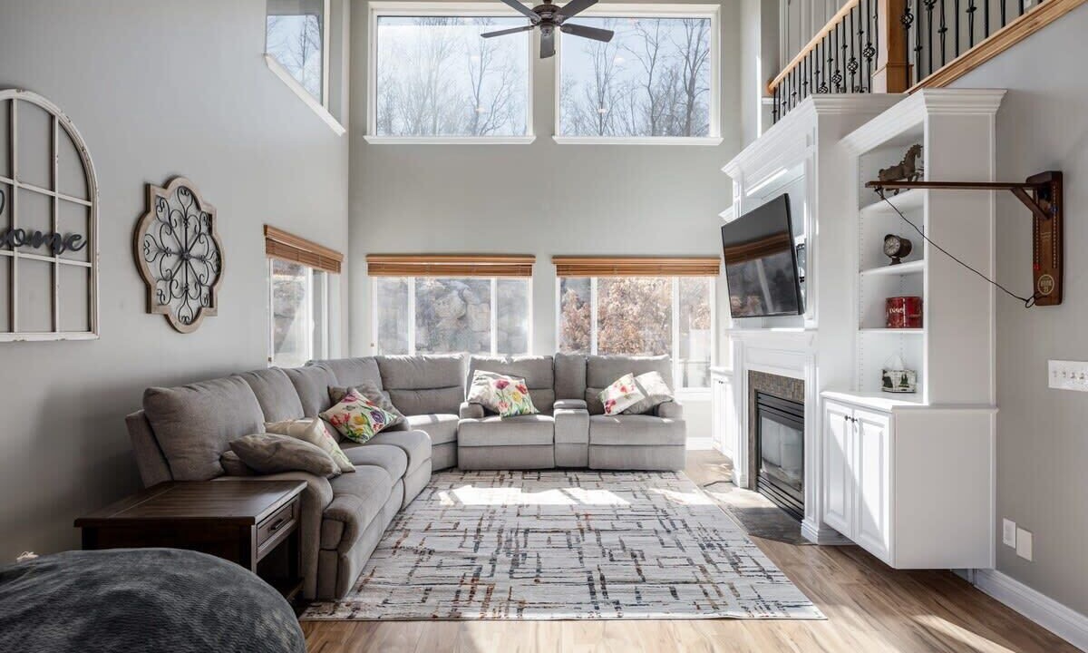 Photo of Livingroom in North Salt Lake
