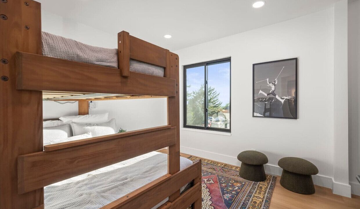 Photo of Bedroom in Sandy