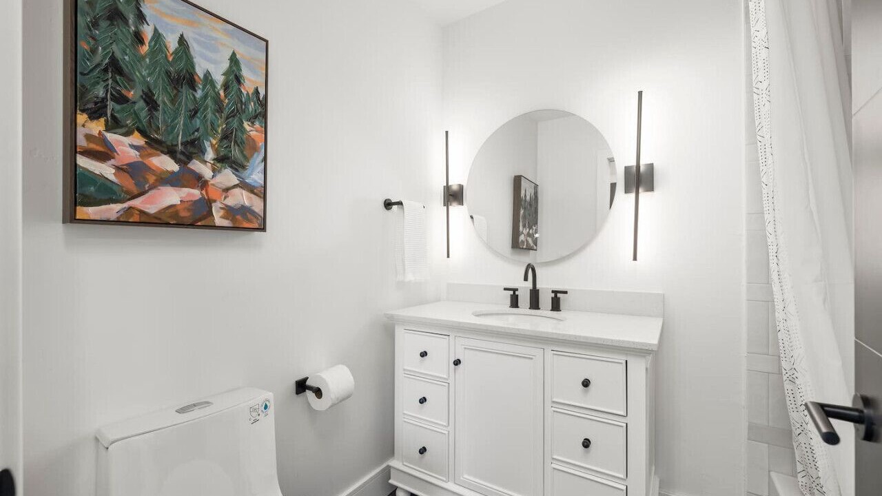 Photo of Bathroom in Sandy