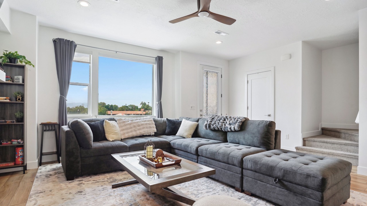 Photo of Livingroom in Central Business District