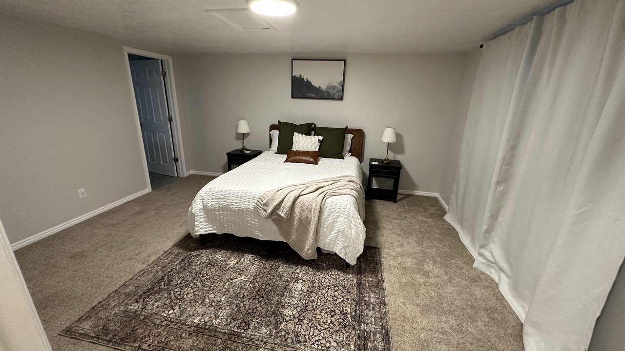 Photo of Bedroom in Sandy