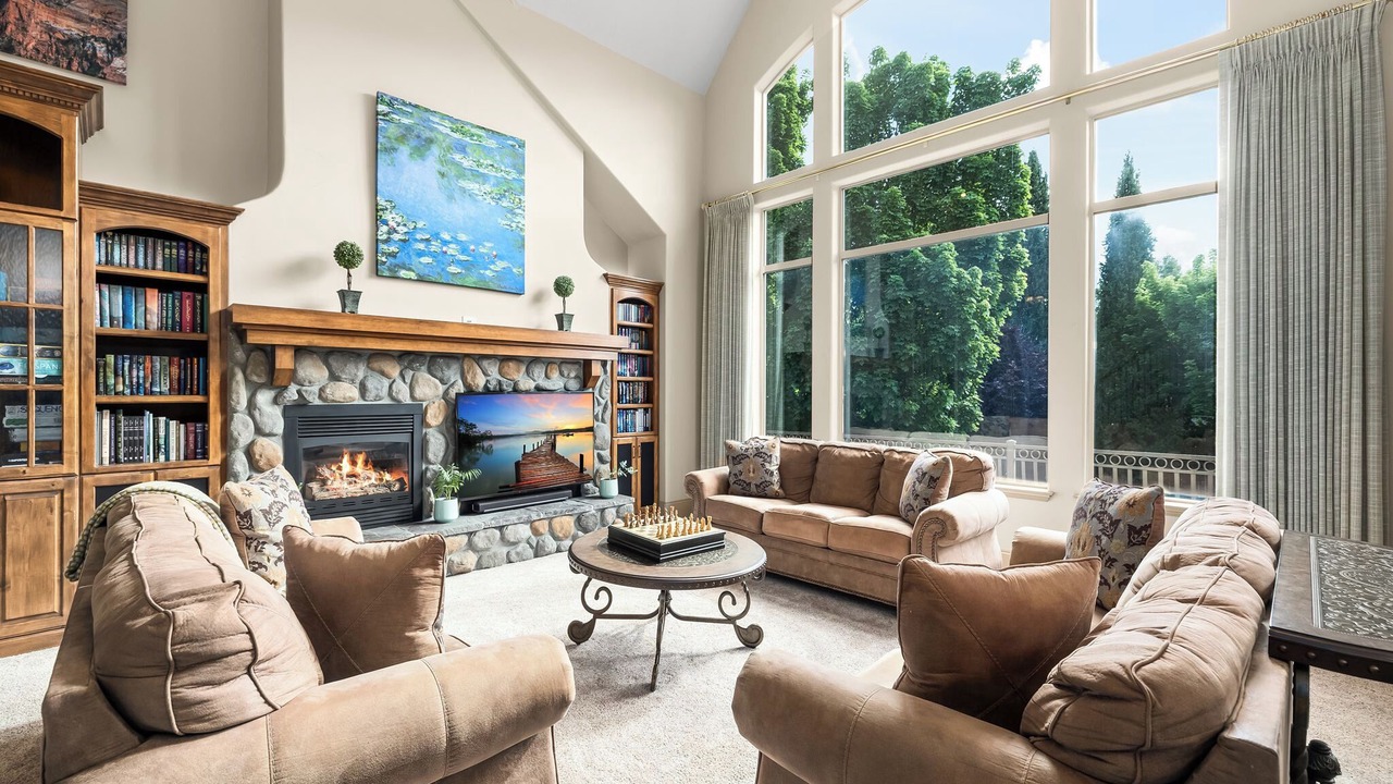 Photo of Livingroom in River Bottoms