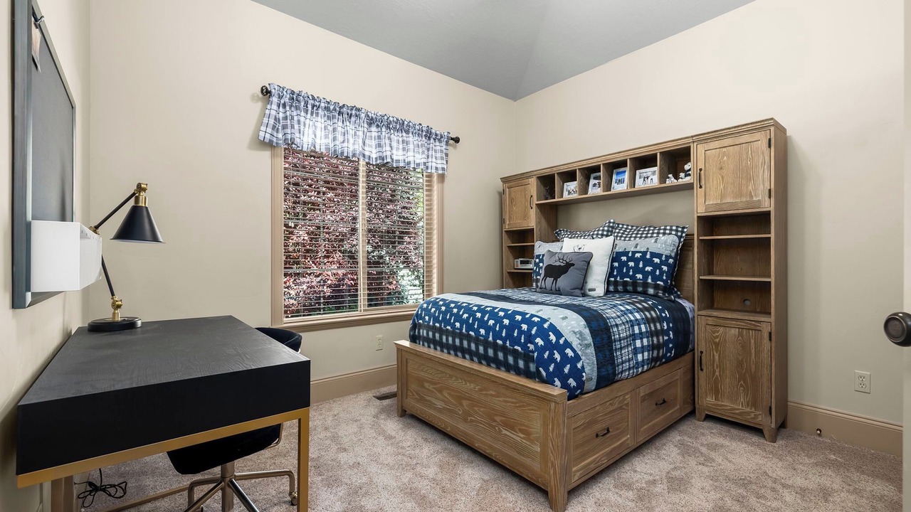 Photo of Bedroom in River Bottoms