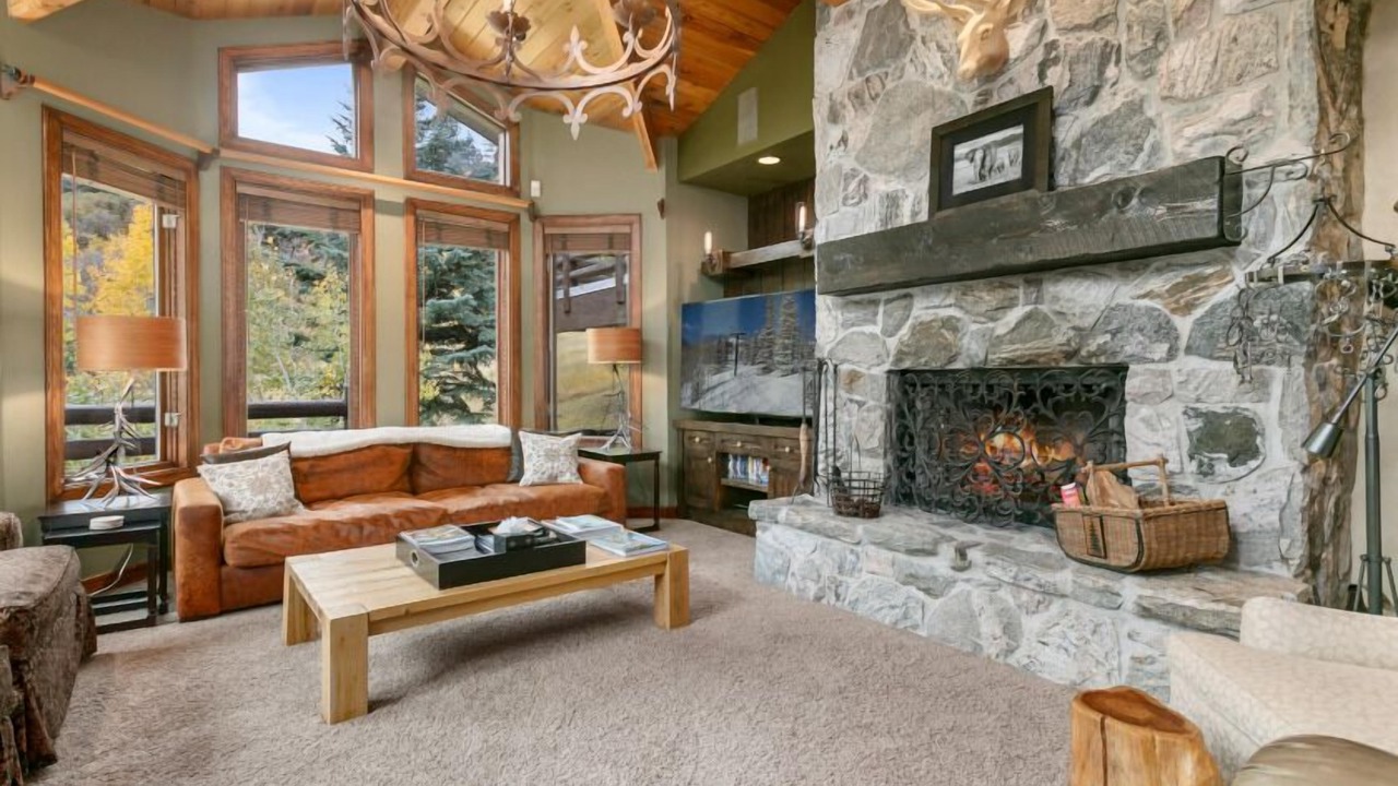 Photo of Livingroom in Deer Valley