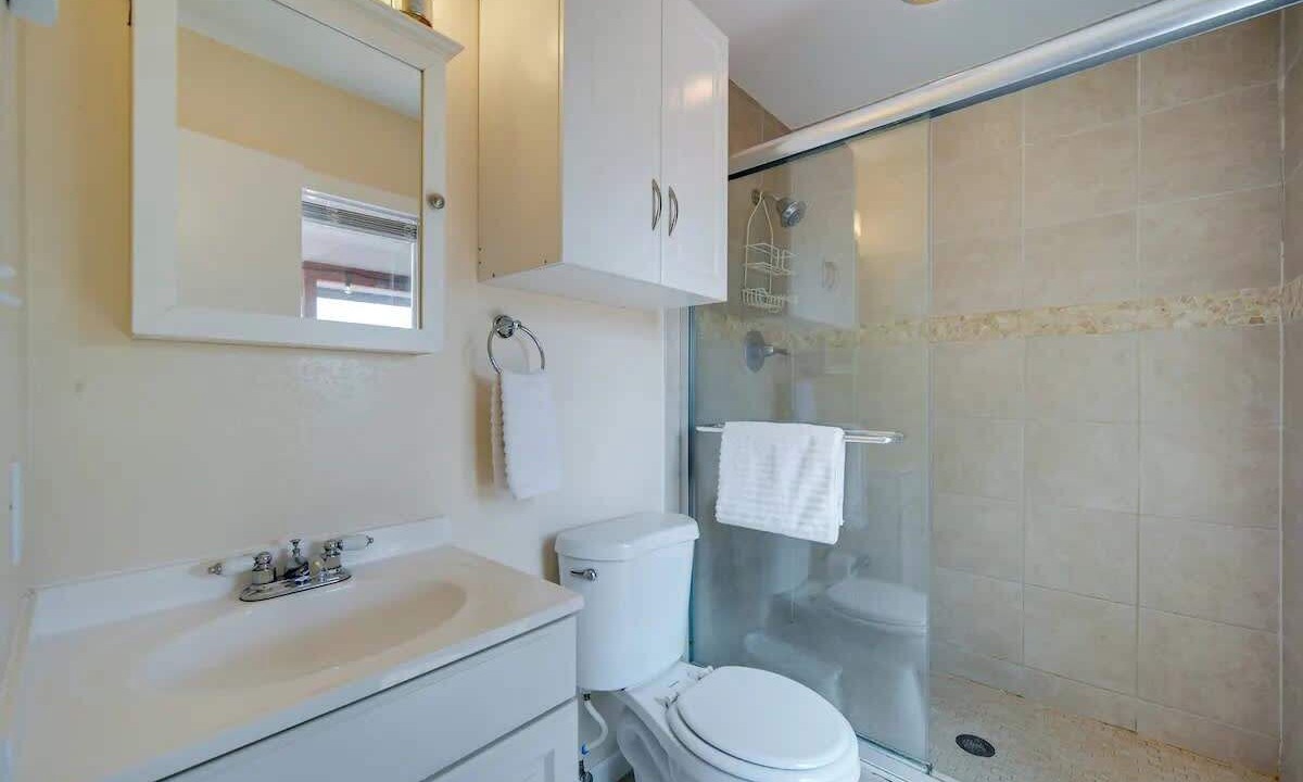 Photo of Bathroom in Canyon Lake