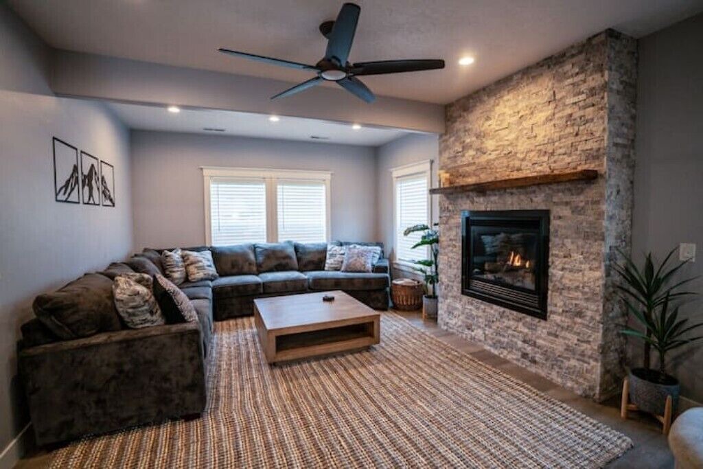 Photo of Livingroom in South Salt Lake