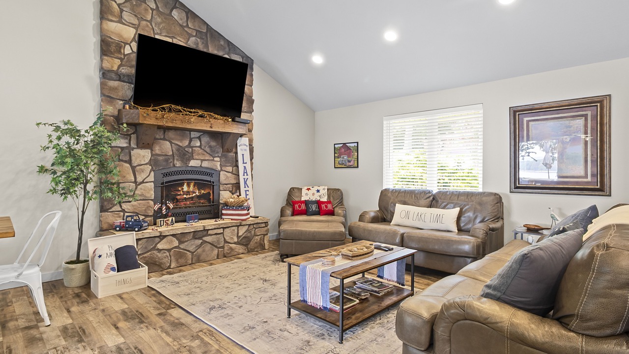 Photo of Livingroom in Beaver Shores