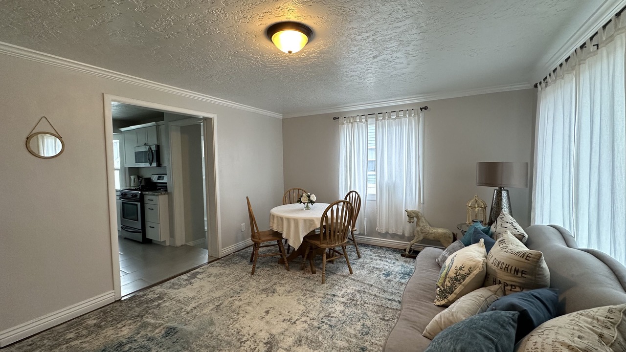Photo of Livingroom in Suncrest