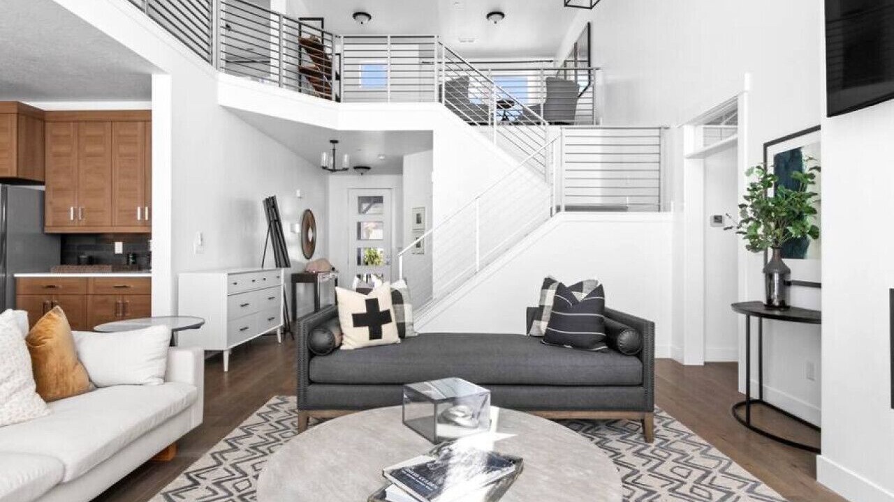 Photo of Livingroom in Draper